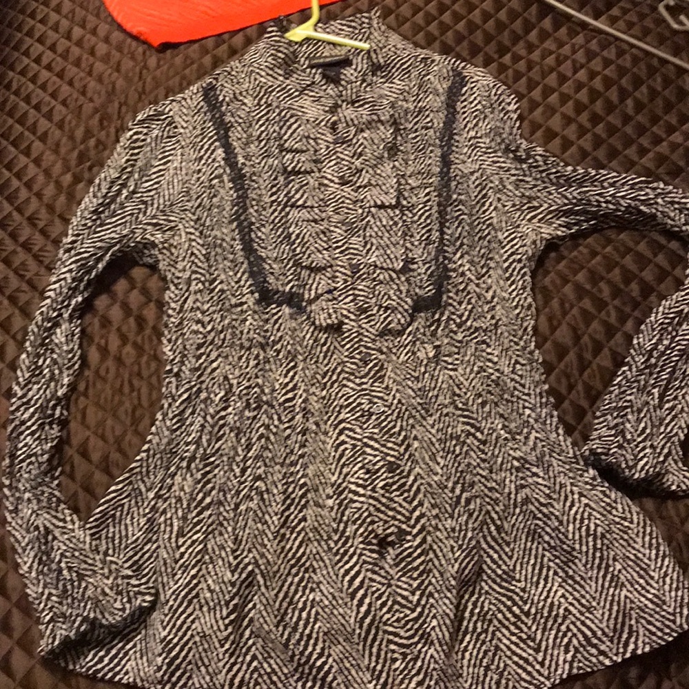 Cute blouse!